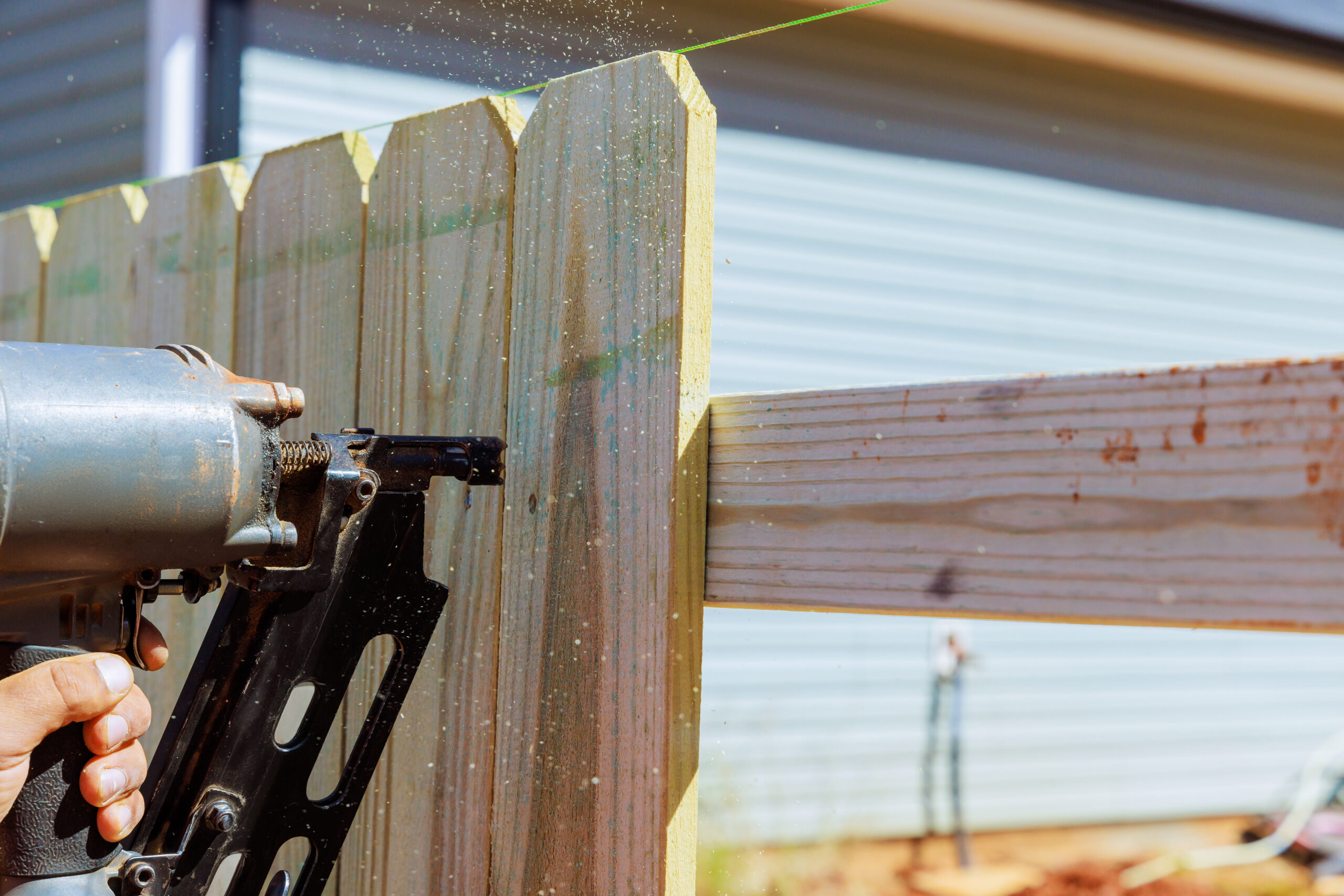 how long does a wood fence last